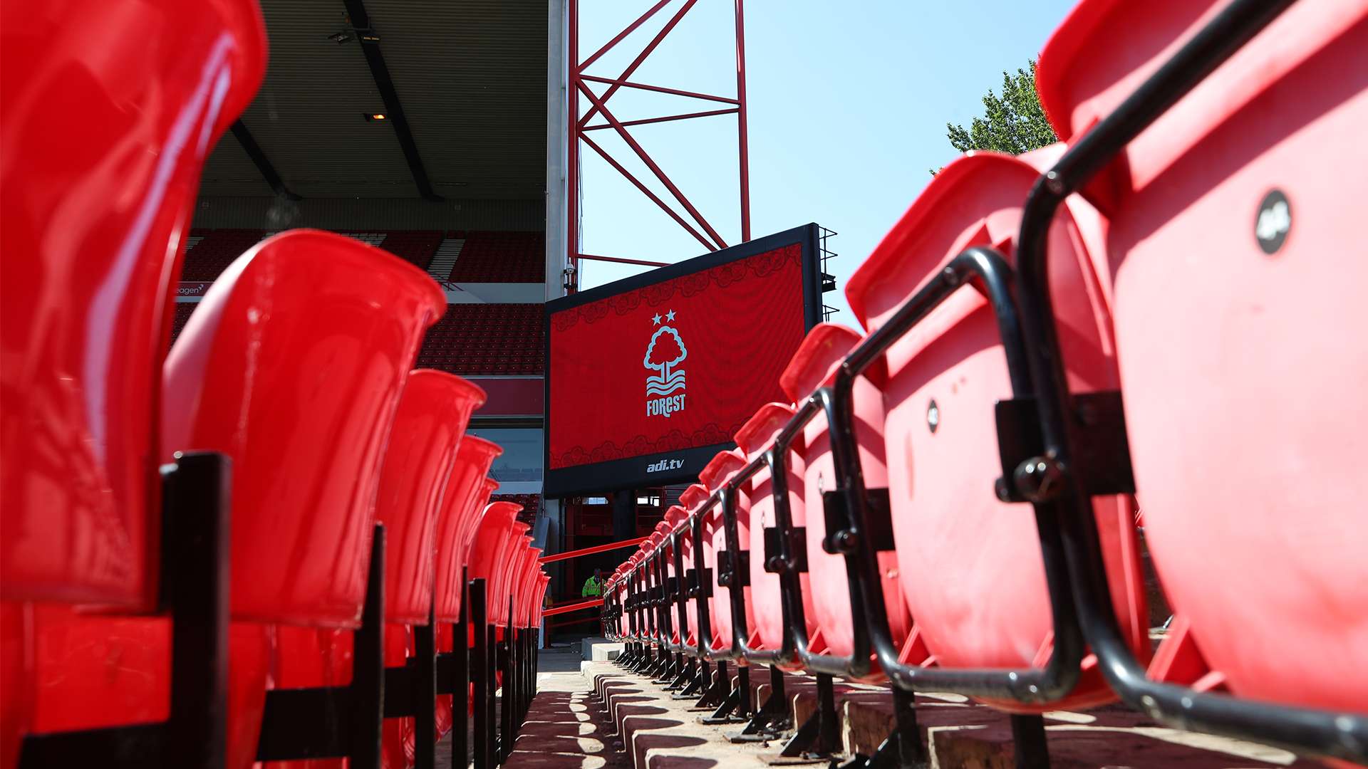 留下了巨大 留下了巨大